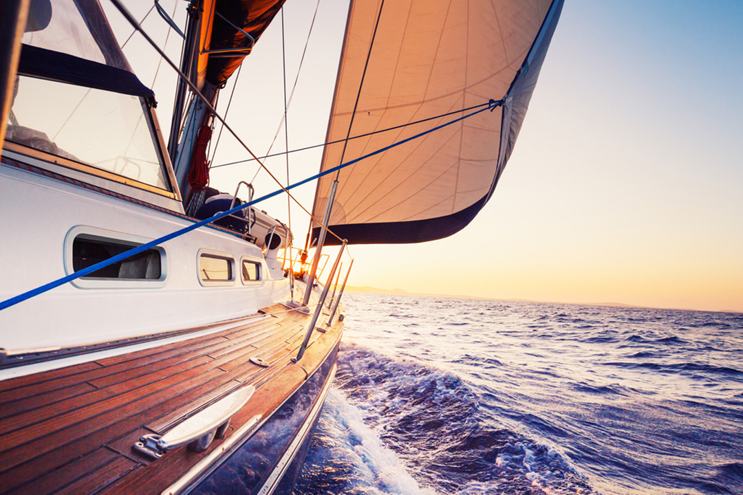 Rent Yacht Summer in Dubai